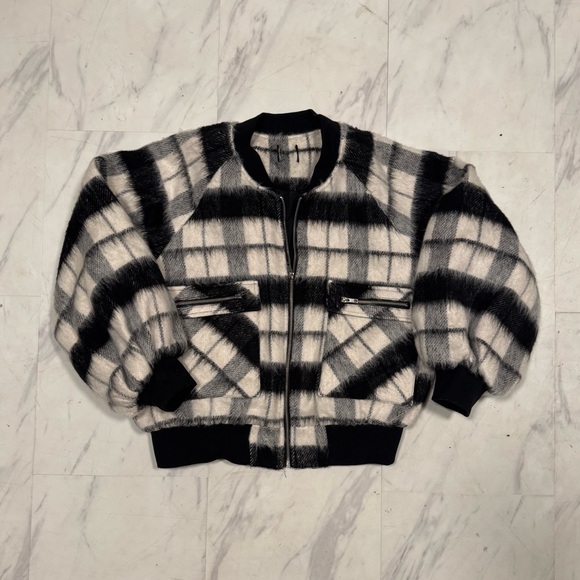 Forever 21 Jackets & Blazers - Forever 21 plaid bomber jacket